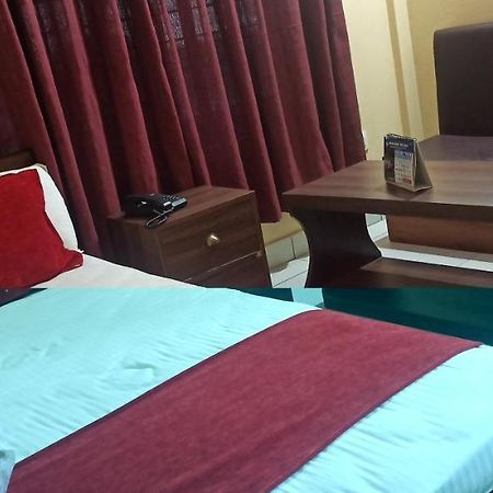 Hotel Royal Chautari, Butwal ภายนอก รูปภาพ