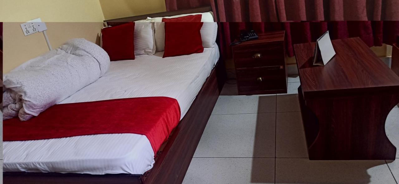Hotel Royal Chautari, Butwal ภายนอก รูปภาพ