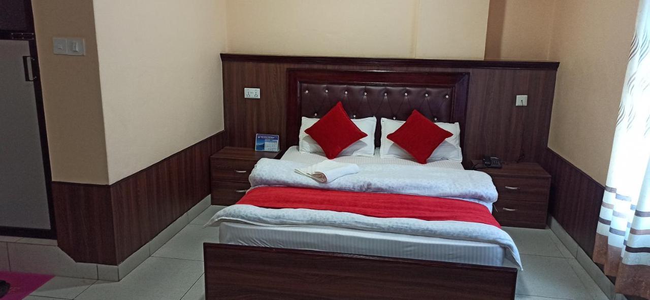 Hotel Royal Chautari, Butwal ภายนอก รูปภาพ