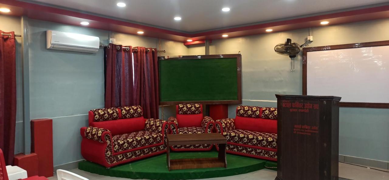 Hotel Royal Chautari, Butwal ภายนอก รูปภาพ